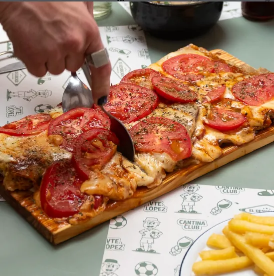 Milanesa napolitana en El Desubicado, Trovador Squash Vicente López